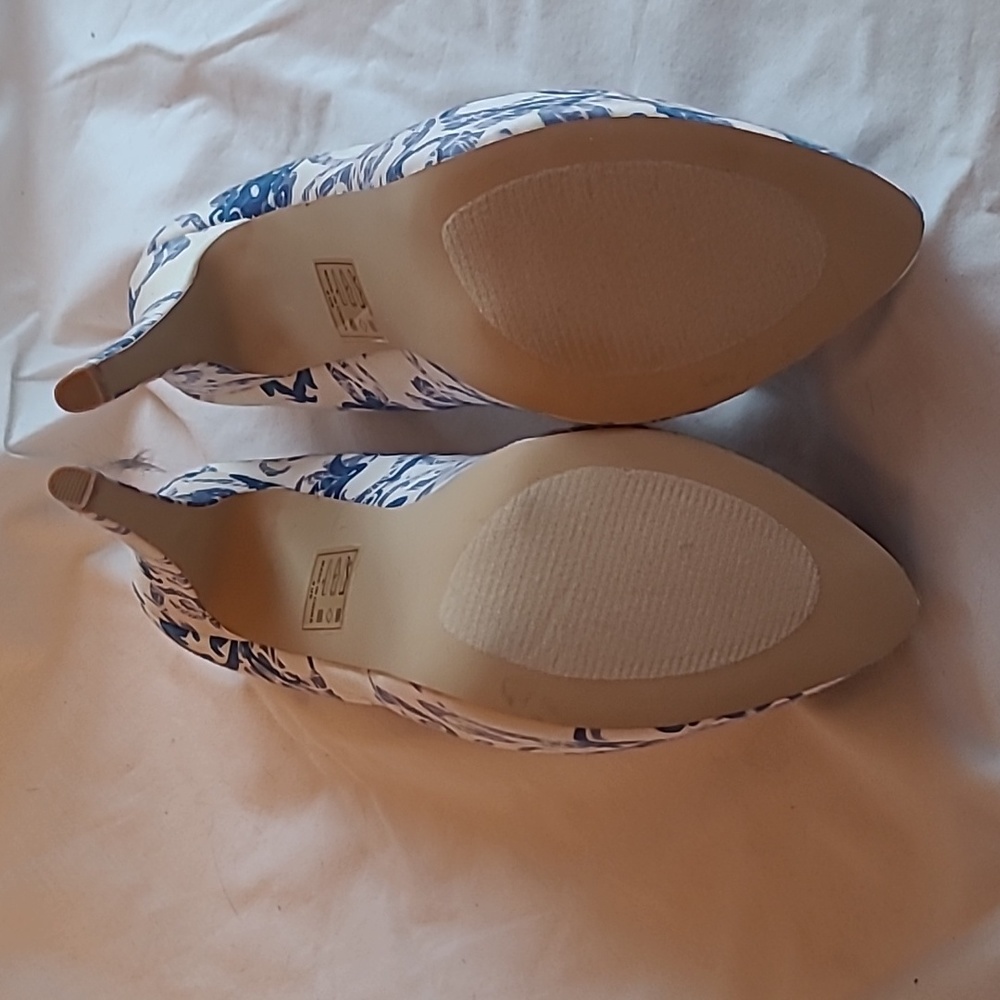 Size 9 blue and white paisley print platform high heels - Picture 3 of 6